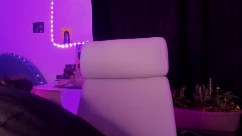 Snapshot of nami_white chatting on October 5, 5:01 am nami_white online show from October 5, 5:01 am