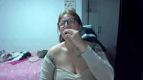Snapshot of namibecker chatting on February 15, 6:23 am Nami online show from February 15, 6:23 am