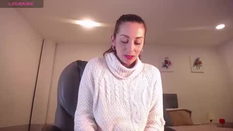 Snapshot of namisunny chatting on January 18, 8:41 am nami online show from January 18, 8:41 am