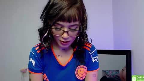 Snapshot of nanamii_04 chatting on October 9, 1:43 am nanamii_04 online show from October 9, 1:43 am