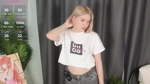 Hello im Lola online show from December 22, 3:42 am