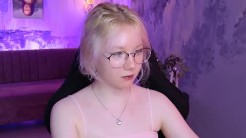 Snapshot of nancymartinez chatting on December 27, 1:18 pm nancymartinez online show from December 27, 1:18 pm