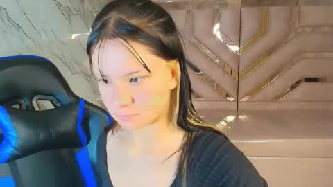 Snapshot of nanncy_r_ chatting on October 9, 1:15 pm Nancy online show from October 9, 1:15 pm