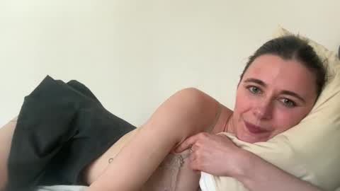 Naomi      online show from May 26, 9:14 pm