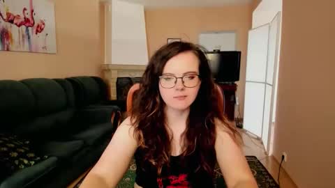 naomi_di online show from June 10, 10:36 am