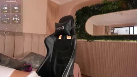 Naomi online show from June 5, 12:44 pm
