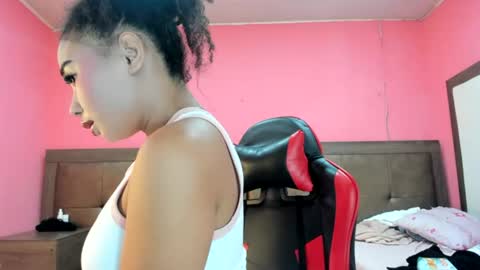 Naomi Moon online show from July 25, 4:25 pm