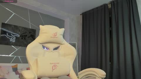 naomi_reiss online show from June 11, 12:54 am