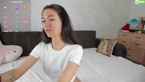 Snapshot of naomi_tara chatting on January 10, 12:36 pm Naomi online show from January 10, 12:36 pm