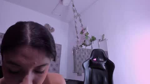 Snapshot of naomi_viper_ chatting on February 25, 11:10 am Naomi online show from February 25, 11:10 am