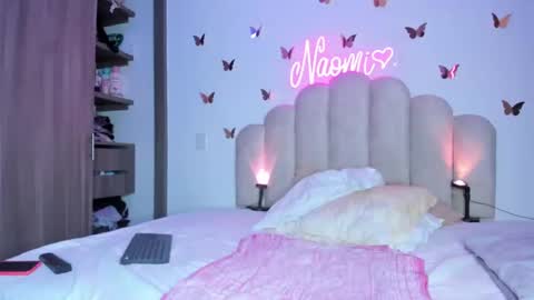 Snapshot of naomiasha_ chatting on September 18, 2:32 am    online show from September 18, 2:32 am