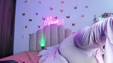 Snapshot of naomiasha_ chatting on September 24, 4:11 am    online show from September 24, 4:11 am