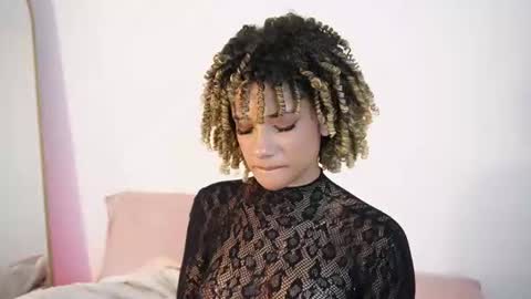 naomidawson online show from June 20, 12:25 am