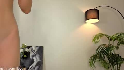 Snapshot of naomigirl33 chatting on September 22, 7:07 am Naomi Dear I will be online at 1200 UTC online show from September 22, 7:07 am