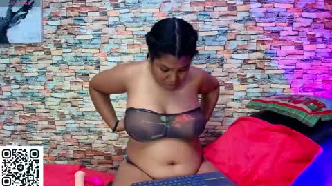 Naomi Campbel online show from May 31, 2:23 pm