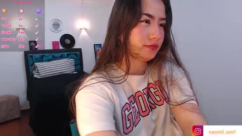 Snapshot of naomii_san chatting on October 17, 8:56 pm liz3 online show from October 17, 8:56 pm