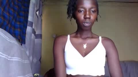 Snapshot of naomilittle31025 chatting on October 7, 8:52 am naomilittle31025 online show from October 7, 8:52 am