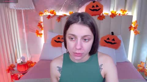 Snapshot of naomimur chatting on October 20, 4:59 am Naomi online show from October 20, 4:59 am