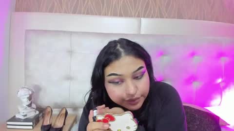 NaomiWhite online show from July 28, 8:23 pm