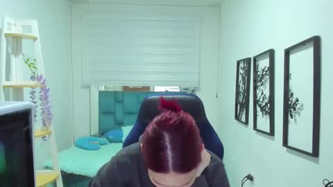 naomy online show from December 17, 1:22 am