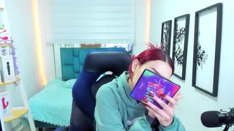 naomy online show from November 28, 3:53 am