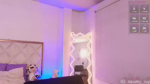 Naomy  online show from November 12, 3:37 am