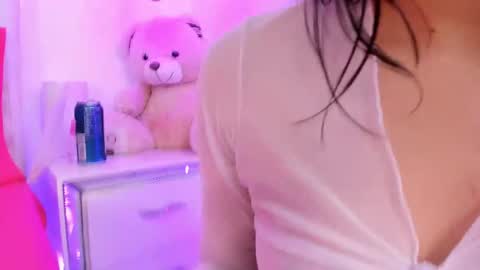 nara_pink online show from November 3, 8:35 pm