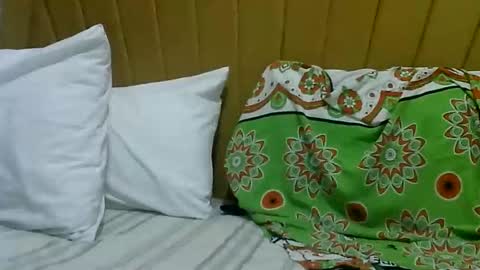 Snapshot of nastiestmomplay chatting on September 16, 3:03 am Sweet Ella online show from September 16, 3:03 am