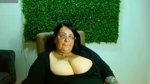 Miss Pam online show from July 16, 8:35 pm