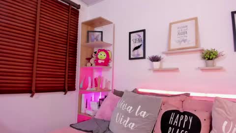 nata_villalobos online show from June 4, 1:33 am
