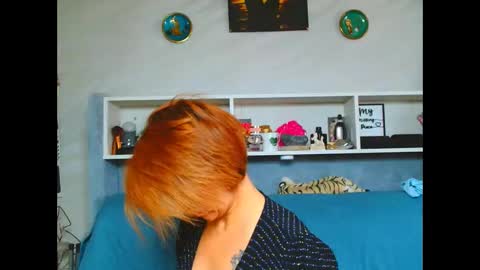 Snapshot of natali3855 chatting on October 2, 6:18 am Natali online show from October 2, 6:18 am
