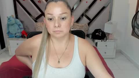 Snapshot of natalia5560 chatting on October 9, 5:39 pm natalia5560 online show from October 9, 5:39 pm