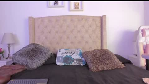 Snapshot of natalia_collinslim chatting on December 27, 3:20 am Natalia online show from December 27, 3:20 am