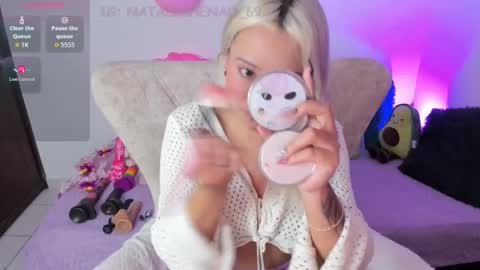 Nataliua Henao online show from December 18, 3:17 pm