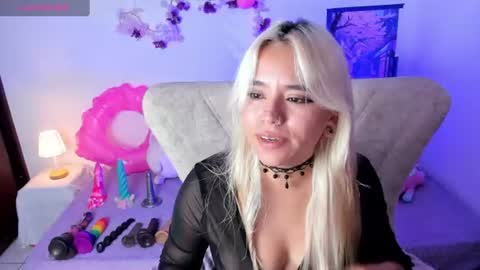 Nataliua Henao online show from June 29, 3:35 am