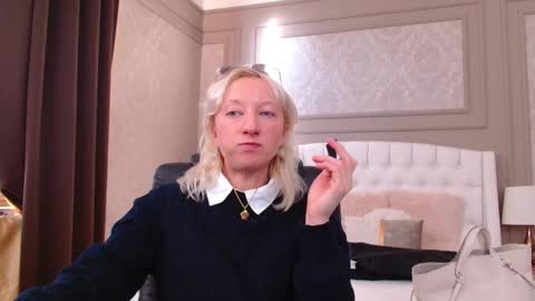 Natalie online show from December 19, 8:39 am