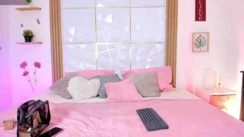       online show from April 19, 5:35 pm