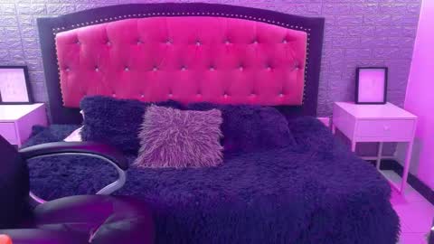 Snapshot of natalie_loffreda chatting on October 17, 3:21 am natalie online show from October 17, 3:21 am