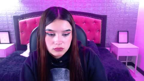 Snapshot of natalie_loffreda chatting on October 16, 3:20 am natalie online show from October 16, 3:20 am
