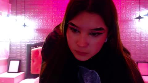 Snapshot of natalie_loffreda chatting on October 6, 3:01 am natalie online show from October 6, 3:01 am