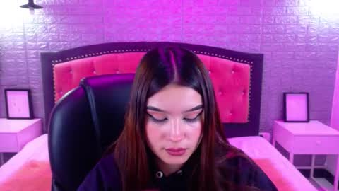Snapshot of natalie_loffreda chatting on October 11, 3:44 am natalie online show from October 11, 3:44 am