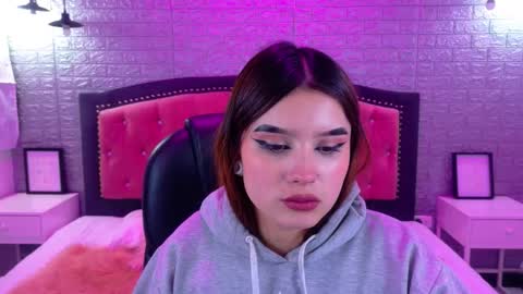 Snapshot of natalie_loffreda chatting on October 13, 7:49 pm natalie online show from October 13, 7:49 pm