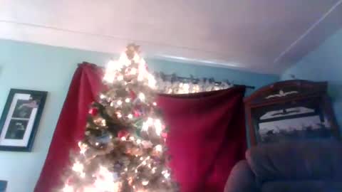 Snapshot of nataliedays chatting on December 7, 8:05 pm Natalie online show from December 7, 8:05 pm