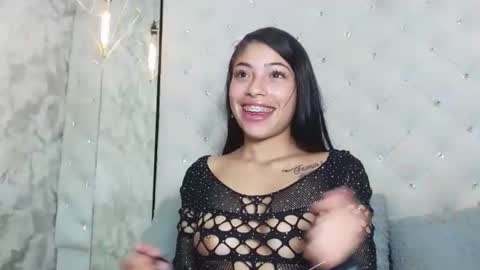Snapshot of nataliepetite3x chatting on October 17, 11:57 am Natalie online show from October 17, 11:57 am