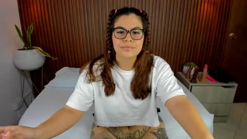 N A T A L Y online show from February 28, 12:20 pm