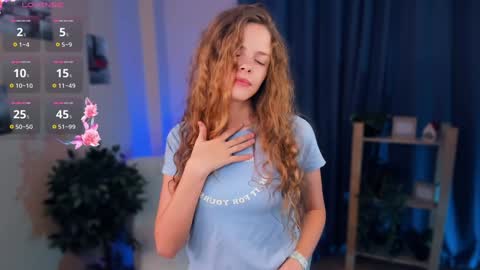 Snapshot of nataly_hello chatting on December 23, 5:17 am Natalie online show from December 23, 5:17 am