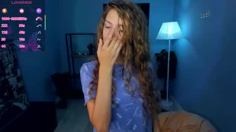 Snapshot of nataly_hello chatting on September 26, 5:16 am Natalie online show from September 26, 5:16 am