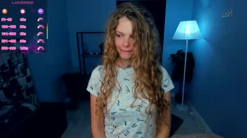 Snapshot of nataly_hello chatting on September 16, 5:37 am Natalie online show from September 16, 5:37 am