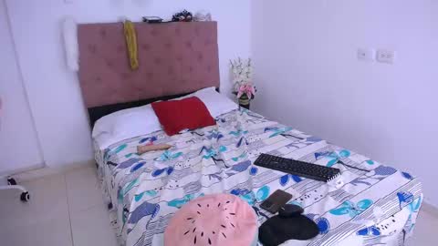 Snapshot of nataly_mcry chatting on February 15, 5:07 pm NATALY online show from February 15, 5:07 pm