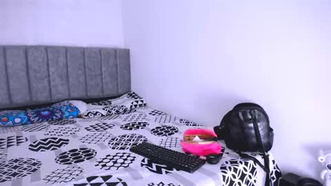 Snapshot of nataly_mcry chatting on February 25, 4:35 pm NATALY online show from February 25, 4:35 pm